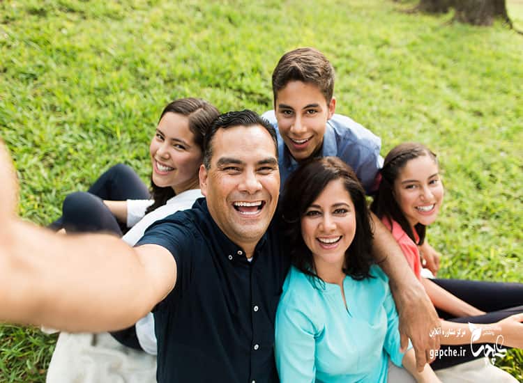 روابط صمیمانه خانوادگی و گذراندن لحظه های خوش برای داشتن نوجوان شاد